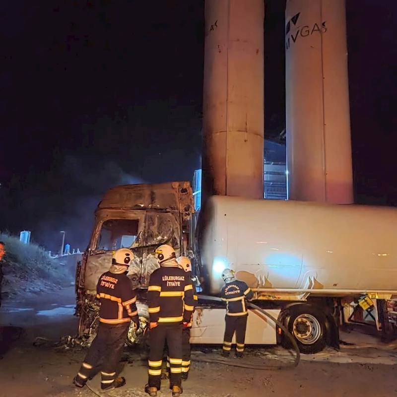 LÜLEBURGAZ’DA LPG TANKERİNDE DOLUM SIRASINDA YANGIN ÇIKTI
