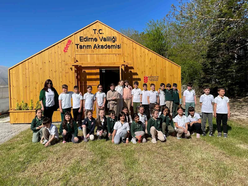 TRAKYA’NIN KÜÇÜK TARIM ELÇİLERİ YETİŞİYOR