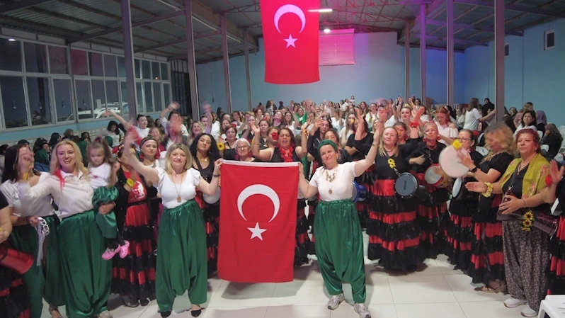  ŞALVAR GECESİNDE 19 MAYIS COŞKUSU