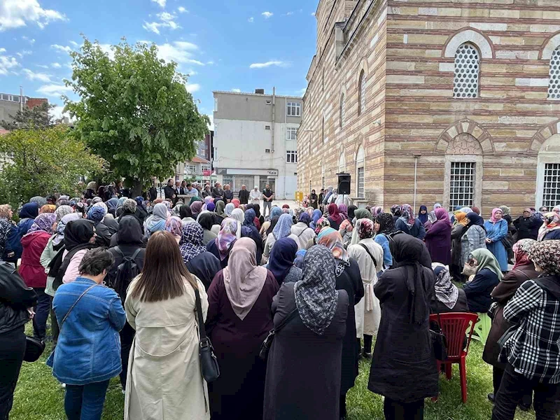 HAYRABOLU’DA HACI ADAYLARI DUALARLA UĞURLANDI