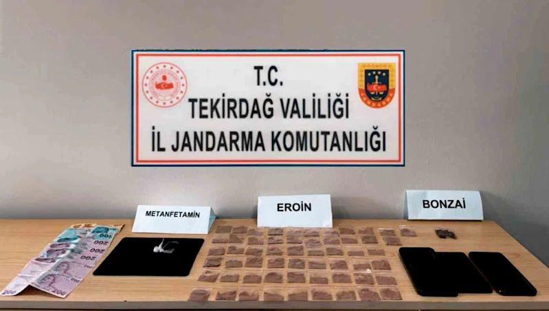 KAPUT ALTINDAKİ ÖZEL BÖLÜMDEN UYUŞTURUCU ÇIKTI: 2 KİŞİ TUTUKLANDI