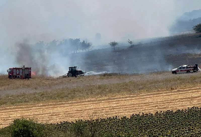 HAYRABOLU’DAKİ ANIZ YANGININA MÜDAHALE SÜRÜYOR