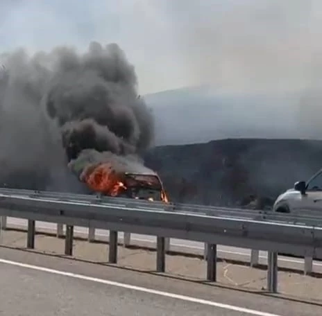 TEKİRDAĞ’DA LPG’Lİ OTOMOBİL ALEVLERE TESLİM OLDU, YANGIN TARLAYA SIÇRADI