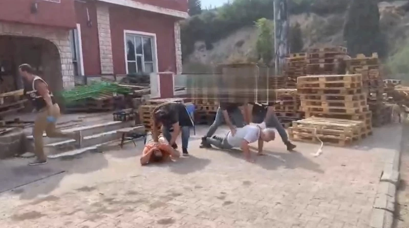 KAPIKULE’DE BOYA KUTULARINDA 692 KİLO ESRAR YAKALANDI: 10 GÖZALTI