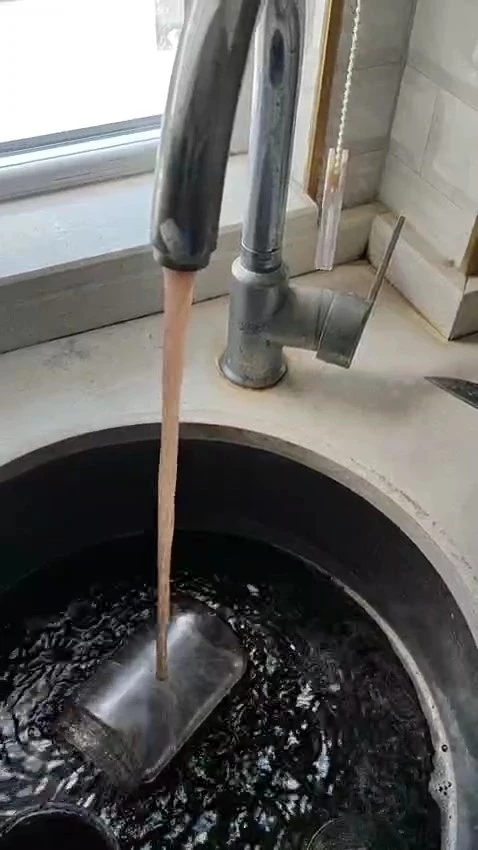 TEKİRDAĞ’DA MUSLUKLARDAN KAHVERENGİ SU AKIYOR