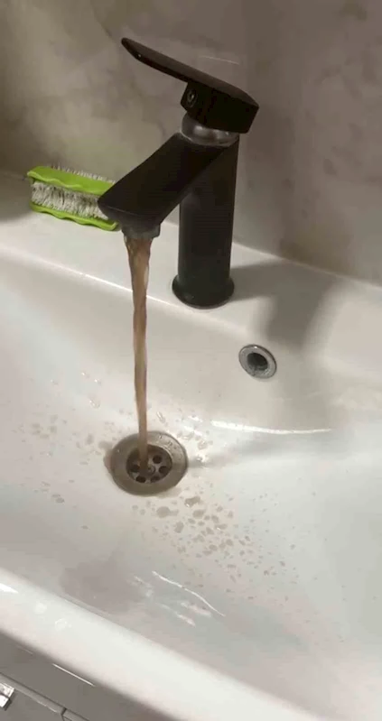 TEKİRDAĞ’DA MUSLUKLARDAN KAHVERENGİ VE SİYAH SU ŞOKU