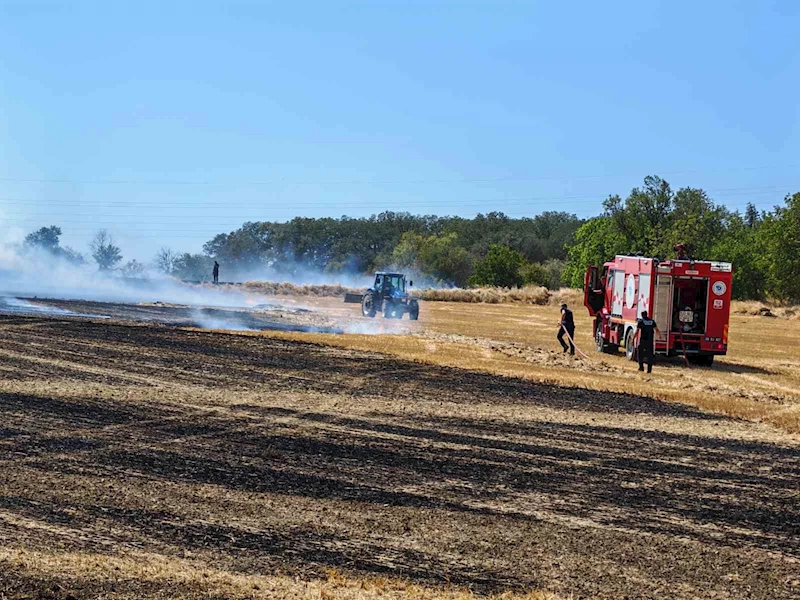 TEKİRDAĞ’DA 50 DÖNÜM BİÇİLMİŞ BUĞDAY TARLASI YANDI
