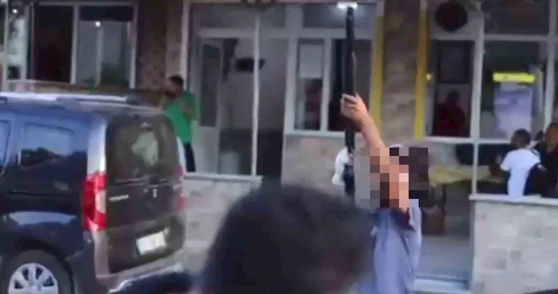 SOKAK RÖPORTAJI SIRASINDA HAVAYA ATEŞ AÇAN ÇOCUK YAKALANDI