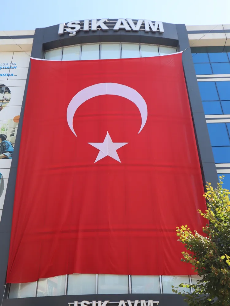 ÇERKEZKÖY’ÜN EN BÜYÜK BAYRAĞI