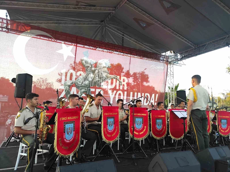 5. KOLORDU KARA KUVVETLERİ KOMUTANLIĞI BANDOSU TEKİRDAĞ’DA ZAFER BAYRAMI COŞKUSU YAŞATTI