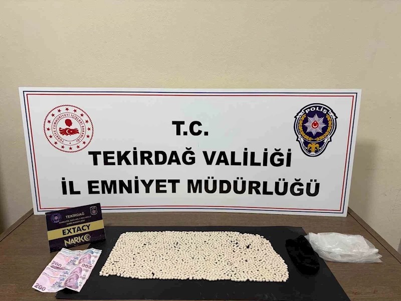 TEKİRDAĞ’DA TORBACI OPERASYONU: 2 BİN 474 SENTETİK HAP ELE GEÇİRİLDİ