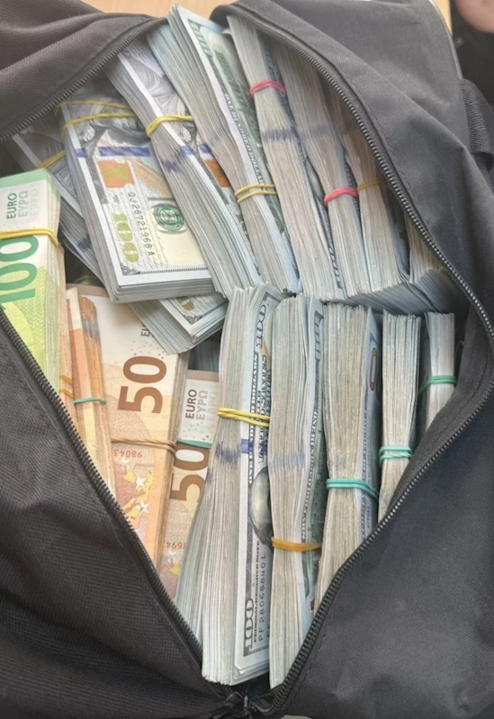 ÇANTA DOLUSU EURO, DOLAR VE ALTIN SINIRDA YAKALANDI