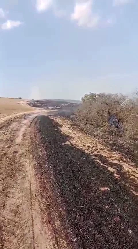 KAPAKLI’DA ÇIKAN YANGINDA 8 DÖNÜM ARAZİ KÜL OLDU