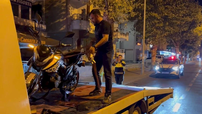 ÇORLU’DA ABART EGZOZLA GEZEN MOTOSİKLETLİ ALKOLLÜ ÇIKTI