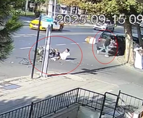 MOTOSİKLET KASASIYLA BİRLİKTE OTOMOBİLİN ÜZERİNDEN UÇTU