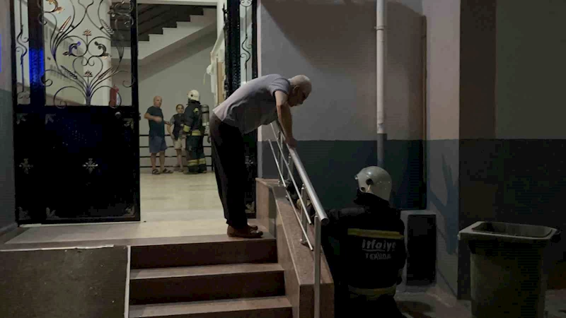 APARTMANA YAYILAN GAZ KOKUSU PANİĞE NEDEN OLDU