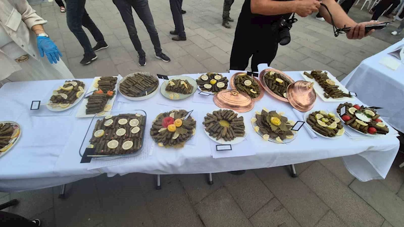 BAĞ BOZUMU ŞENLİĞİ’NDE SARMALAR YARIŞTI