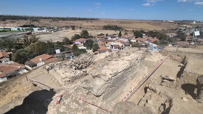 ÇORLU KALESİ’NDE KAZI ÇALIŞMALARI SÜRÜYOR