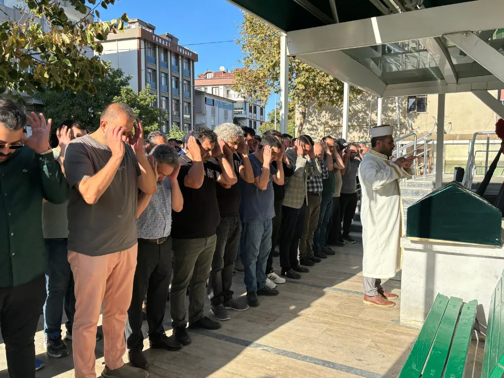 ARIKÖK AİLESİ BABALARINI SON YOLCULUĞUNA UĞURLADI