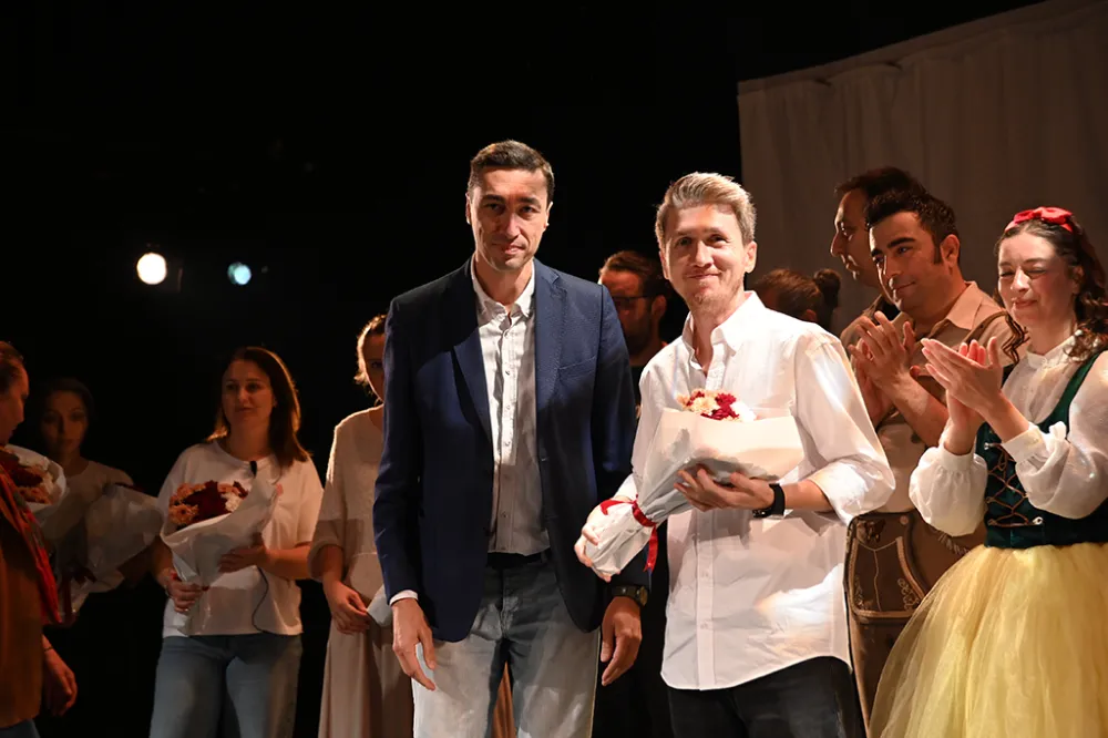 TEKİRDAĞ ŞEHİR TİYATROLARI YENİ SEZONU ‘HADİ O ZAMAN’ İLE AÇTI