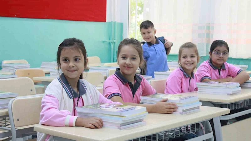 DERS ZİLİ ÇALDI ÖĞRENCİLER OKULA KOŞTU