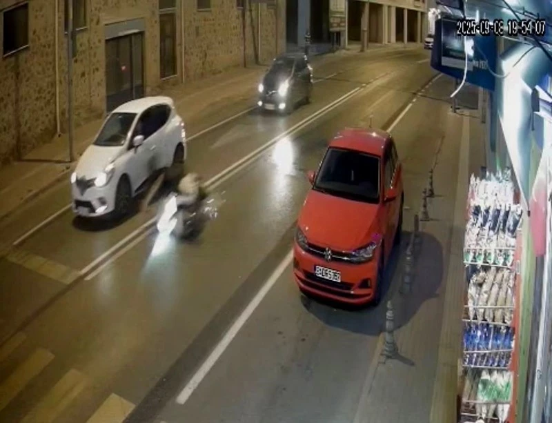 MURATLI’DA MOTOSİKLET KAZASI KAMERAYA YANSIDI