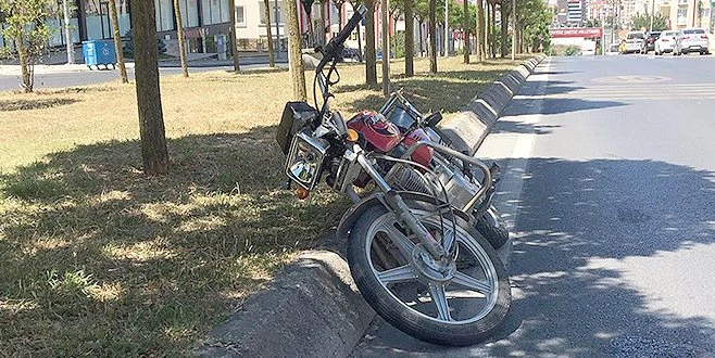 MOTOSİKLET SÜRÜCÜSÜ YAYAYA ÇARPTI