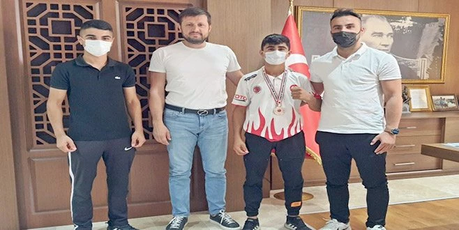 ÇERKEZKÖY?LÜ SPORCULAR MUAYTHAİ DÜNYA ŞAMPİYONASI?NDA ÜLKEMİZİ TEMSİL EDECEKLER