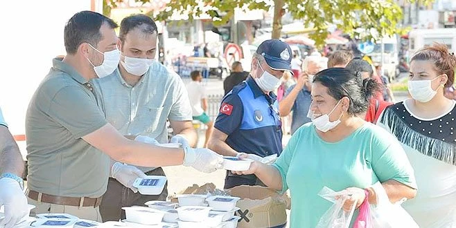 BAŞKAN CÜNEYT YÜKSEL?DEN AŞURE İKRAMI