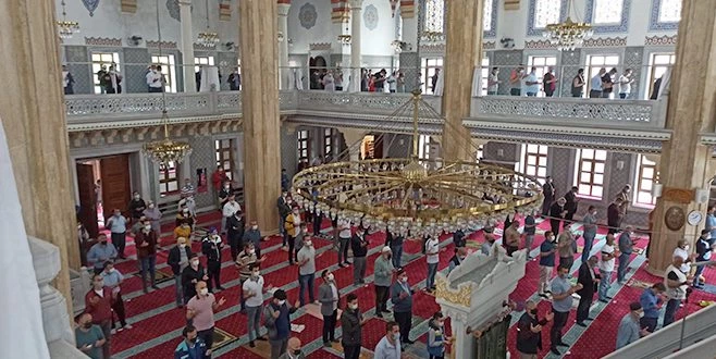 ÇERKEZKÖY`DE FİLİSTİNLİLER İÇİN GIYABİ CENAZE NAMAZI KILINDI