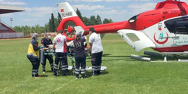 DENİZDE VURGUN YİYEN  GENÇ, AMBULANS HELİKOPTER İLE İSTANBUL?A GÖNDERİLDİ