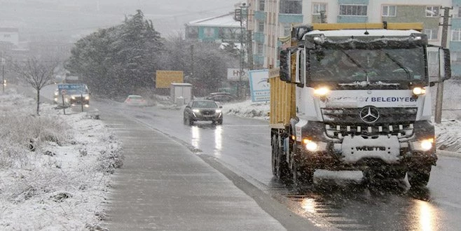 ÇERKEZKÖY?DE KAR MESAİSİ