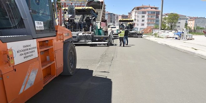 BÜYÜKŞEHİR KAPAKLI`DA BETON YOL YAPIMINI TAMAMLADI