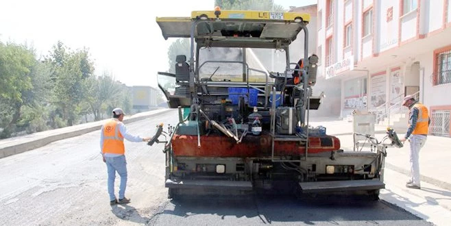 SICAK ASFALT ÇALIŞMALARI SÜRÜYOR 