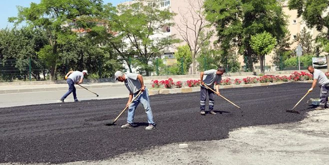 KAPAKLI`DA YOLLAR YENİLENİYOR