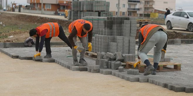 PARKE TAŞ YOL YAPIM ÇALIŞMALARIMIZ SÜRÜYOR