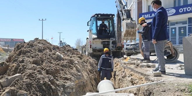 YAĞMUR SUYU HATTI ÇALIŞMALARI SÜRÜYOR
