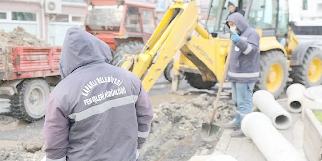 KAPAKLI`DA FEN İŞLERİ İLE PARK VE BAHÇELER SIKI MESAİ YAPIYOR