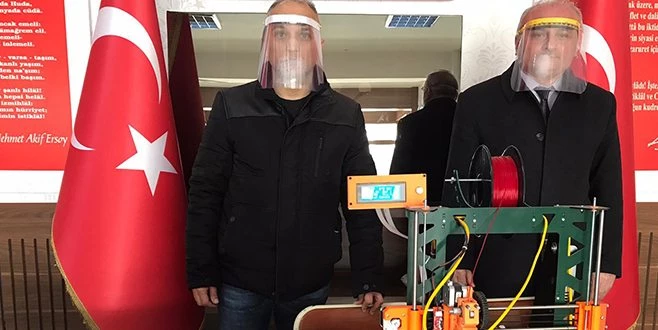  KORONA VİRÜSE KARŞI 3D YAZICIDA SİBER MASKE ÜRETİYORLAR