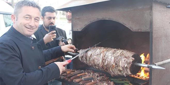 KOZUVA`DA CAĞ KEBABI KESTİ!