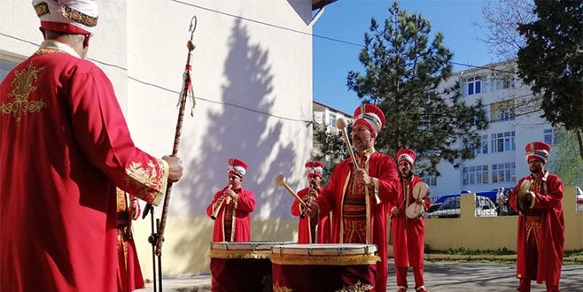 BOLU BEY`İNDEN GİRDİ ÇANAKKALE`DEN ÇIKTILAR