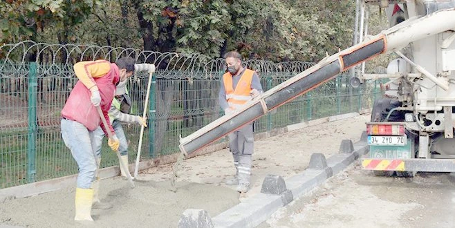 ÇERKEZKÖY MELİSA SOKAK?TA BASKI BETON KALDIRIM YAPILIYOR