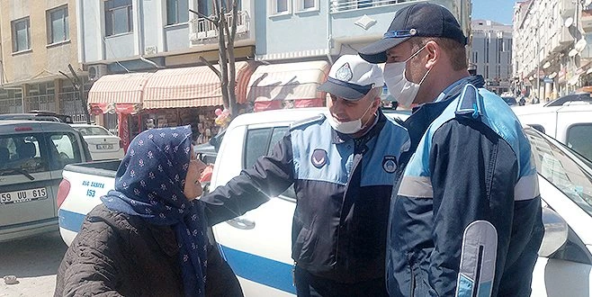 PAZARA ALINMAYAN 80 YAŞINDAKİ NİNE: BIRAKIN BENİ, KENDİM GÖRÜP ALAYIM