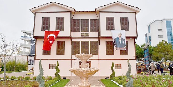 BAŞKAN SARIKURT: ATATÜRK EV`İMİZ HALKIMIZA HAYIRLI OLSUN