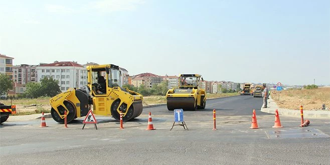 ÇOSB 3 BİN TON ASFALT SERDİ