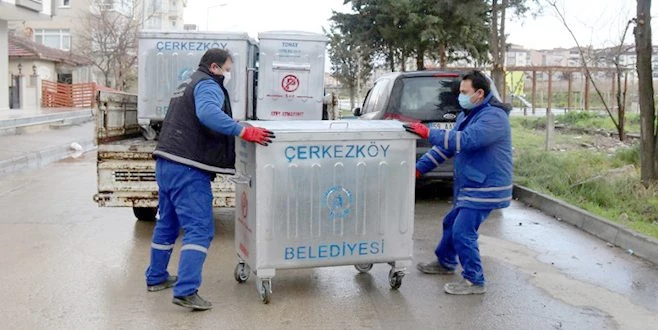 ÇÖP KONTEYNERLERİ YENİLENİYOR 