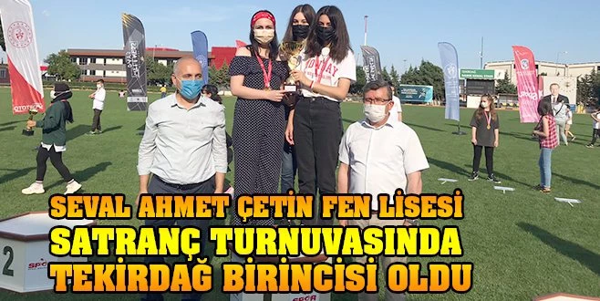 ÖĞRENCİLER ÖDÜLLERİNİ ALDI