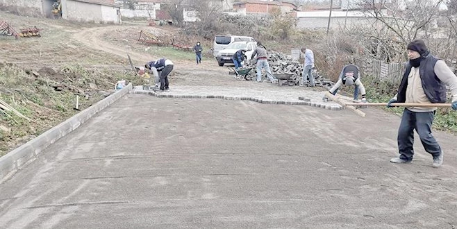 SEYMENLİ MAHALLESİ ÇAMUR DERDİNDEN KURTULUYOR