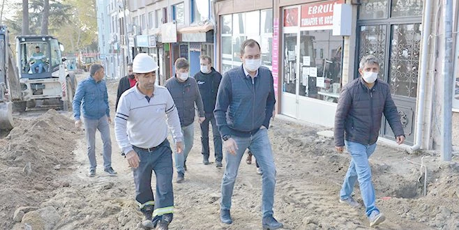 SÜLEYMANPAŞA ORTACAMİ SOKAK SİL BAŞTAN YENİLENİYOR