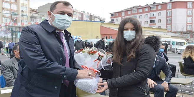 İNÖNÜ ORTAOKULU HALI SAHASI TÖRENLE AÇILDI